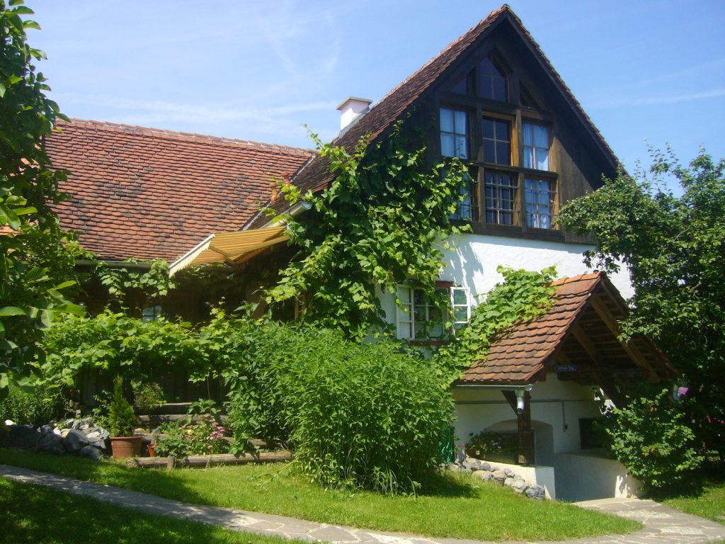 Ferienhaus Presshaus - Altes Gehöft am Lormanberg